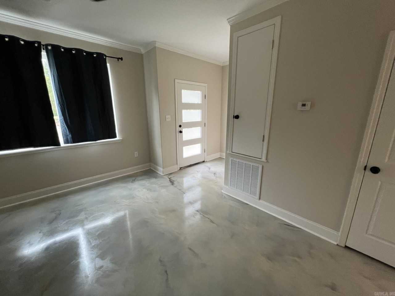 1024 Welch St - Photo 6 of 8