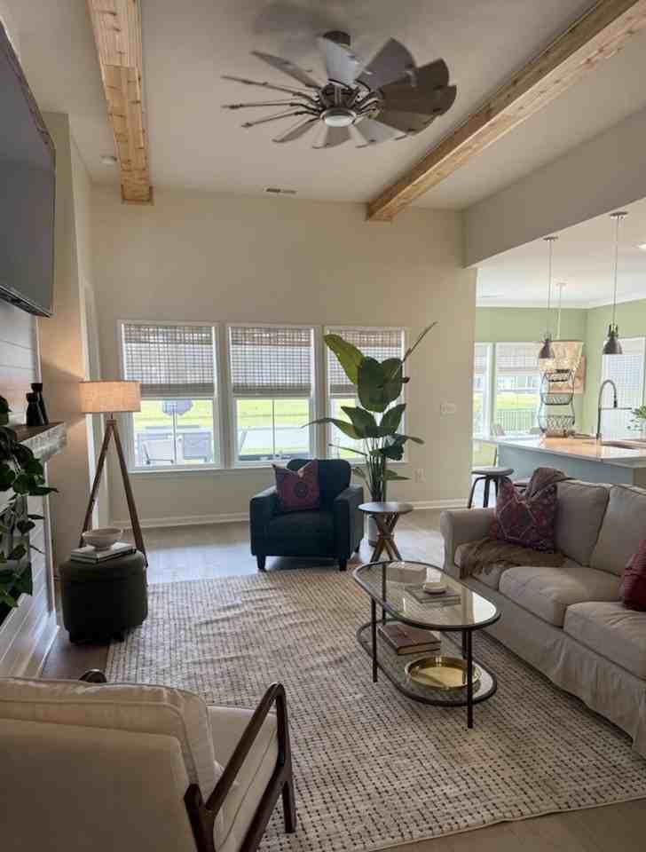 413 Sea Breeze Way - Photo 7 of 33