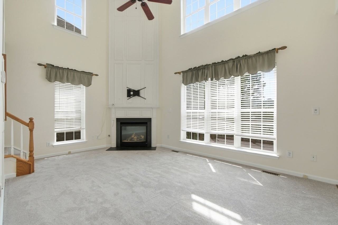 16903 Hampton Trace Rd - Photo 4 of 39