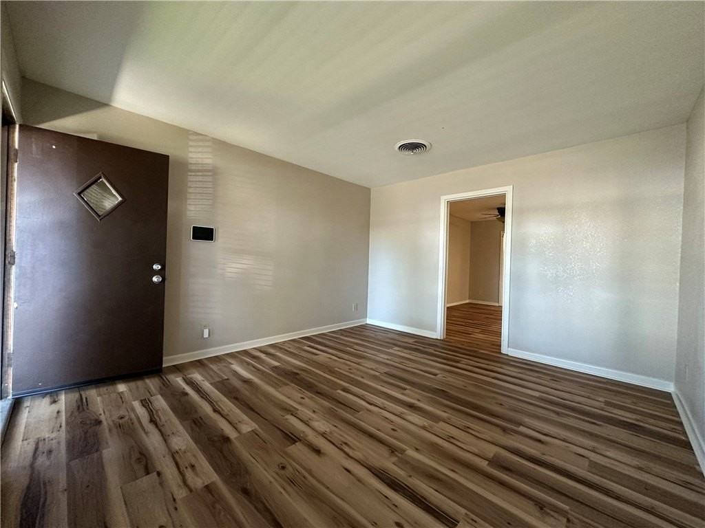 118 7th St - Photo 3 of 18