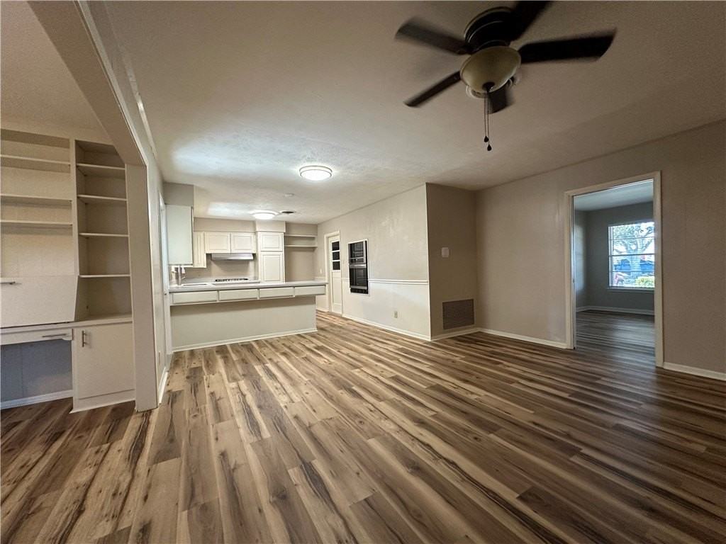 118 7th St - Photo 5 of 18