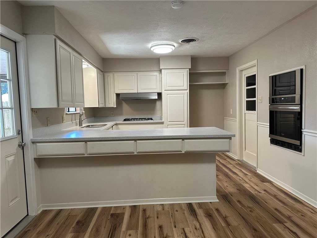 118 7th St - Photo 6 of 18