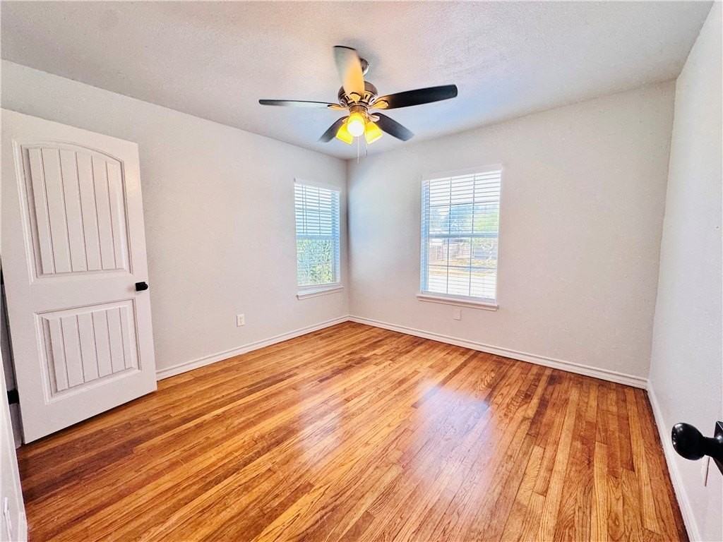 710 Cullen St - Photo 7 of 13