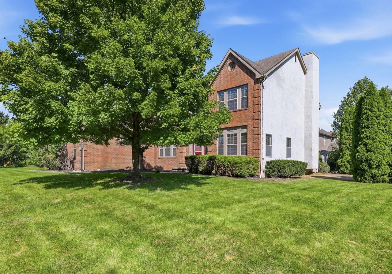 6498 Ringsend Ct - Photo 2 of 40