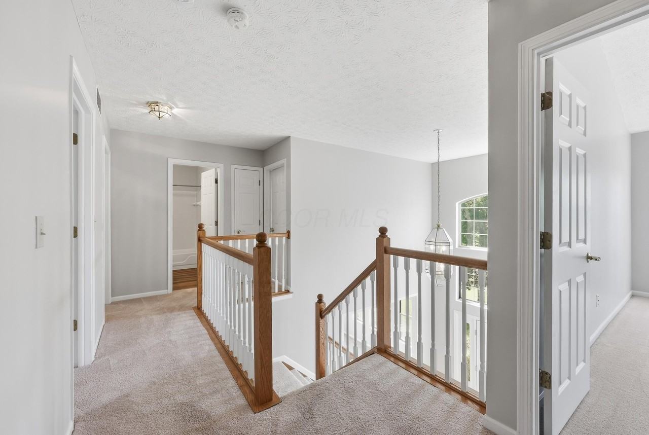 6498 Ringsend Ct - Photo 7 of 40