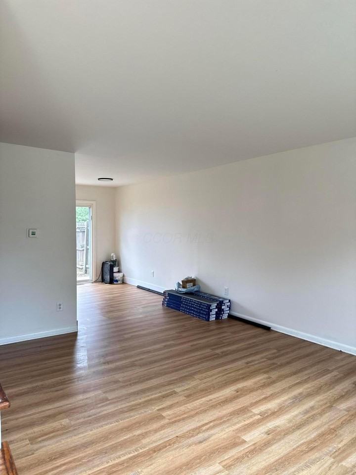1133 Mccarley Dr E - Photo 6 of 11