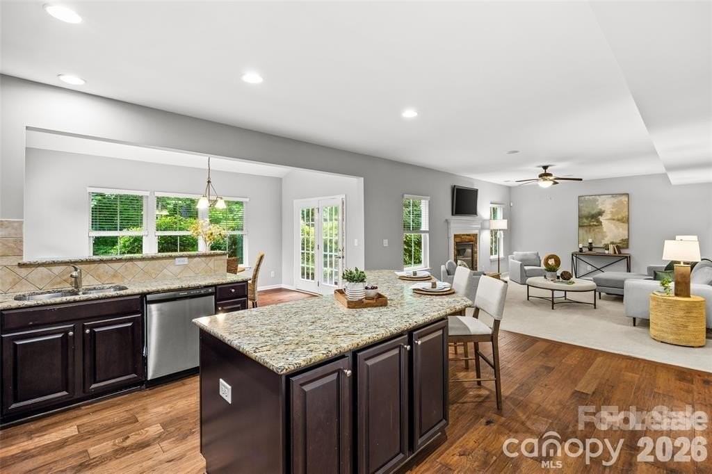 4008 Pinebrook Ln - Photo 2 of 24