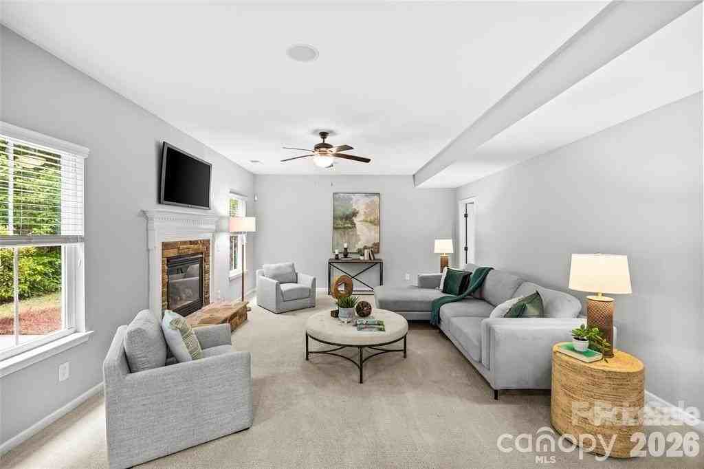 4008 Pinebrook Ln - Photo 3 of 24