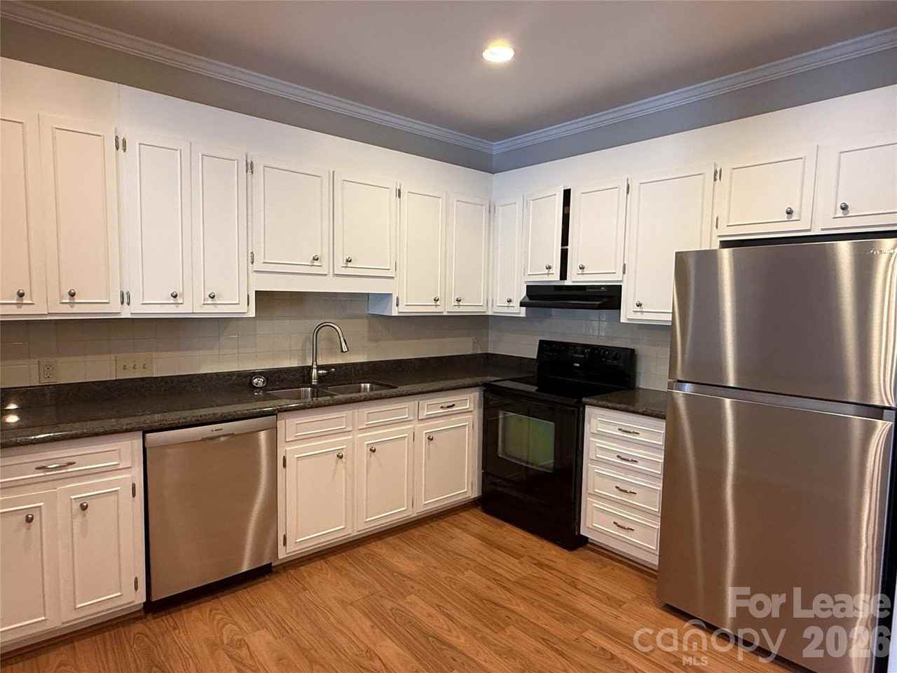 1014 Queens Rd #A - Photo 4 of 12