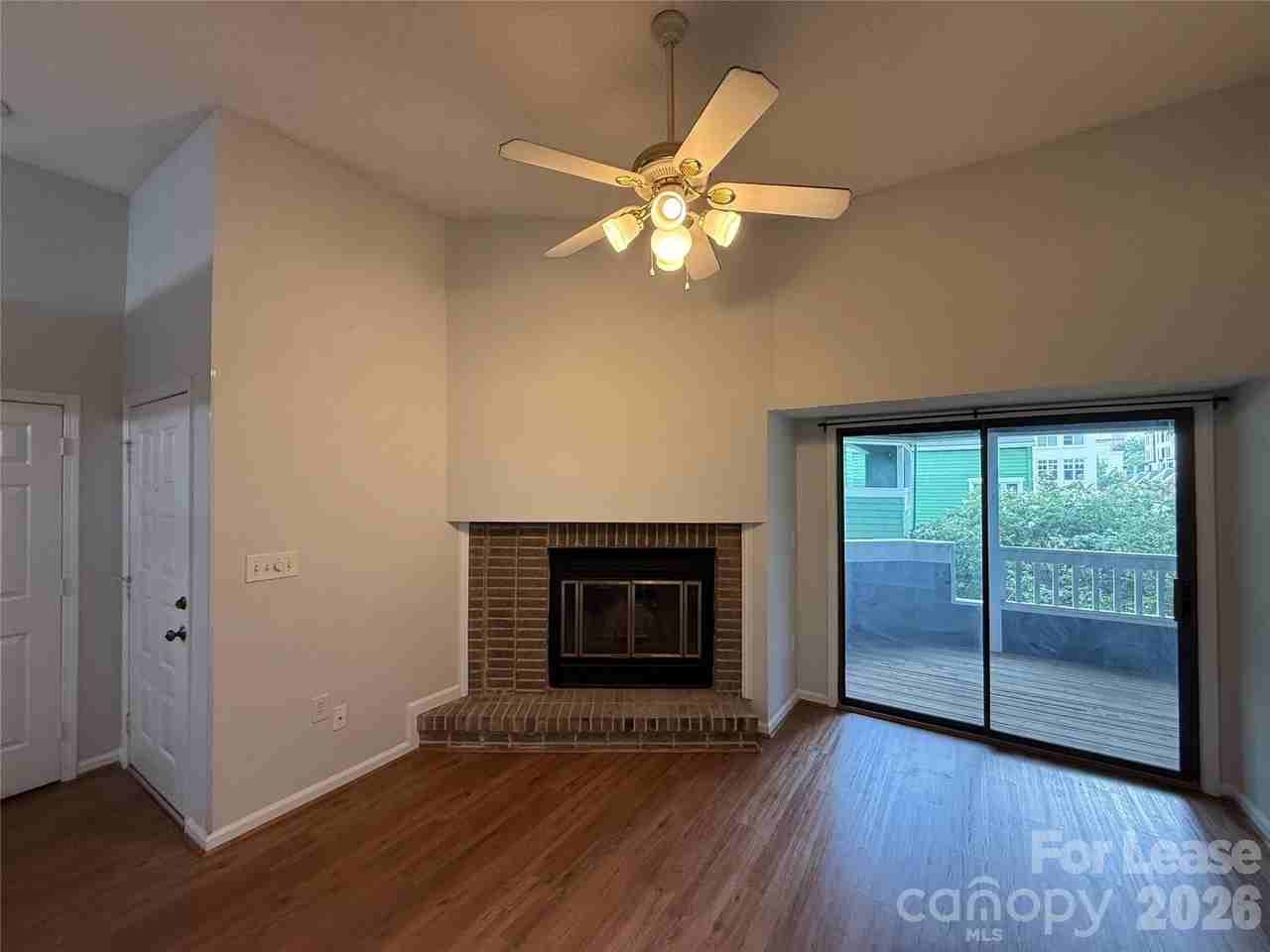 415 W 8th St - Photo 2 of 10