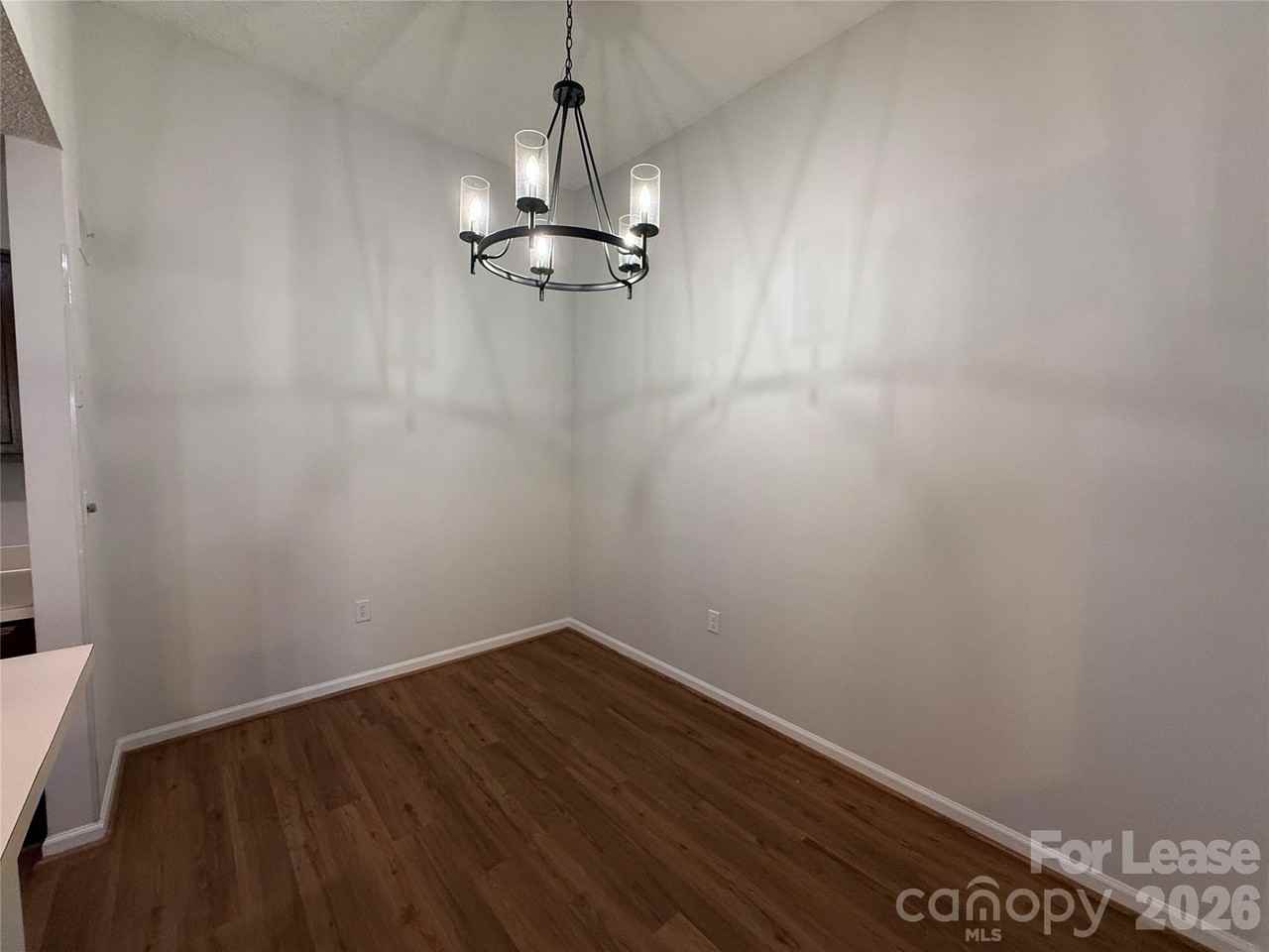 415 W 8th St - Photo 3 of 10