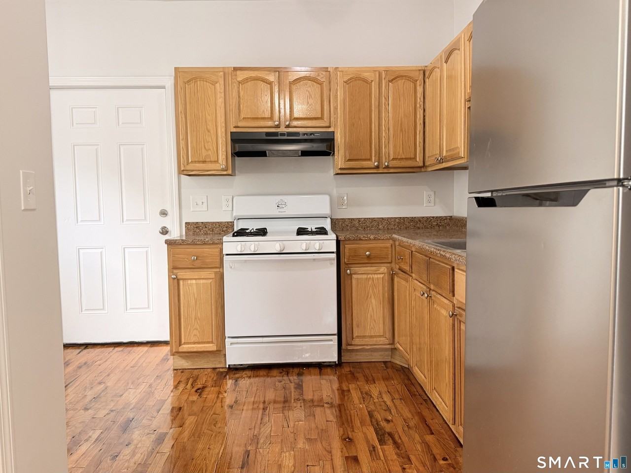 723 Ogden St - Photo 2 of 16