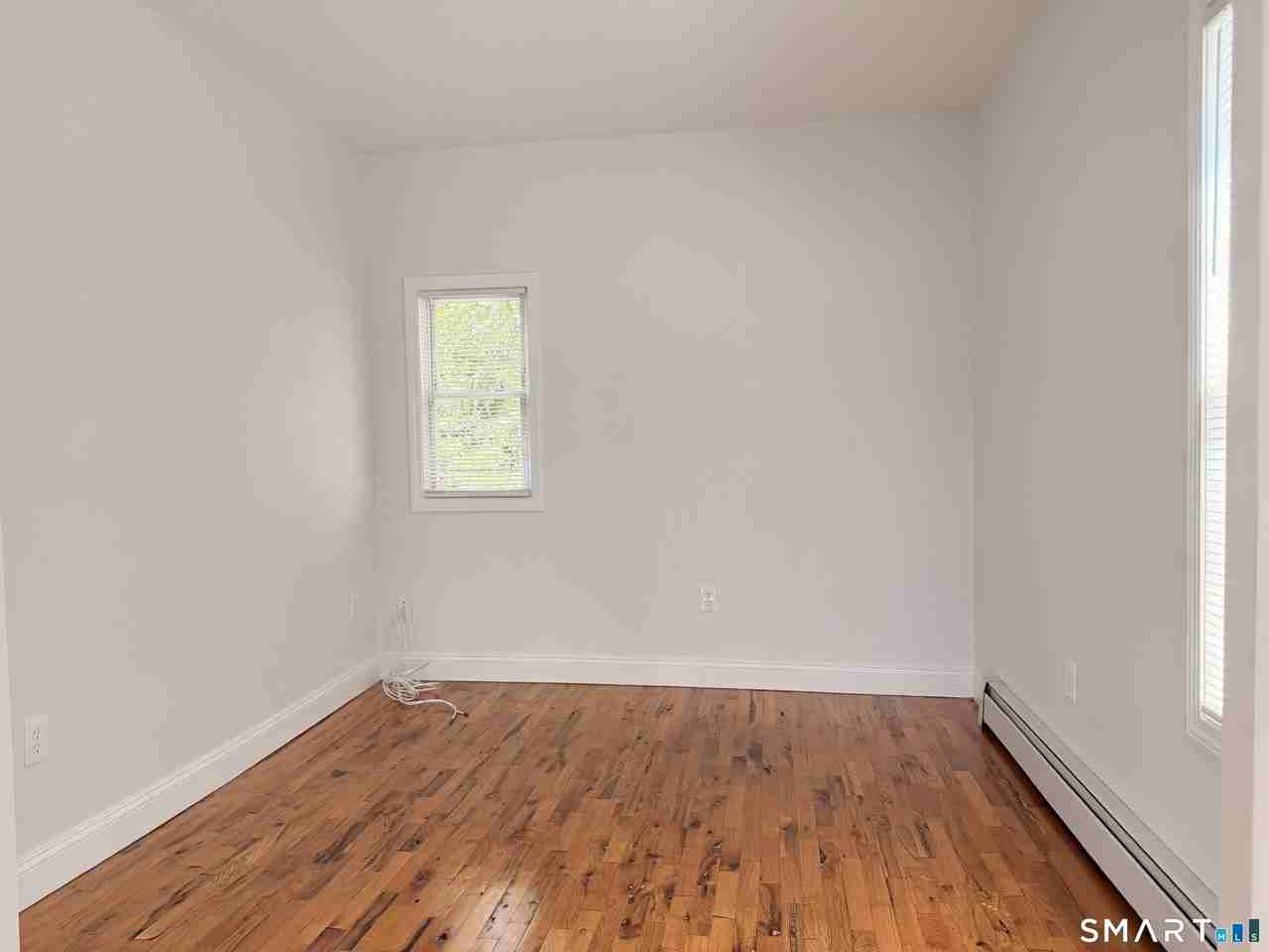 723 Ogden St - Photo 7 of 16