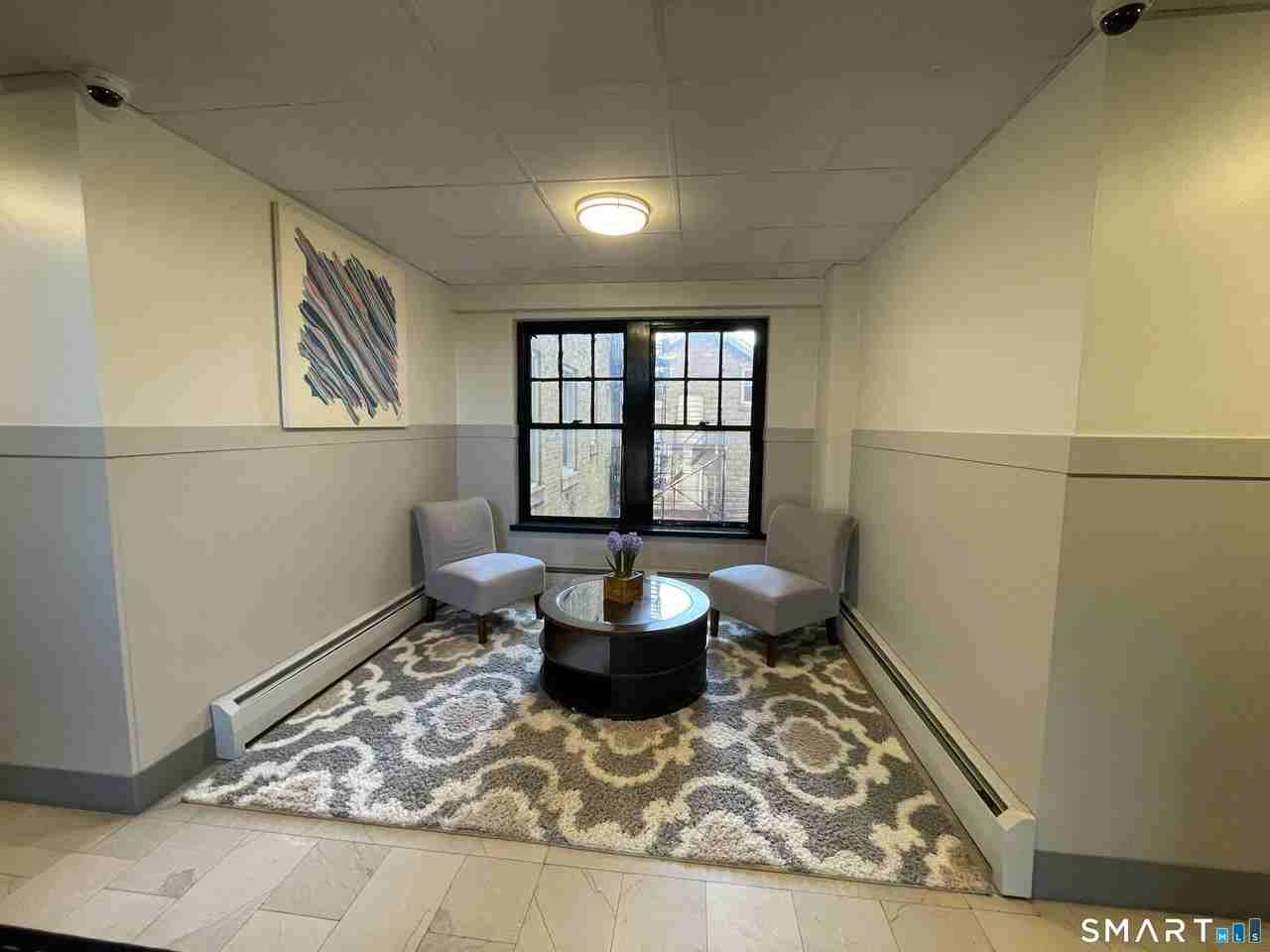 213 Golden Hill St #1F - Photo 4 of 13
