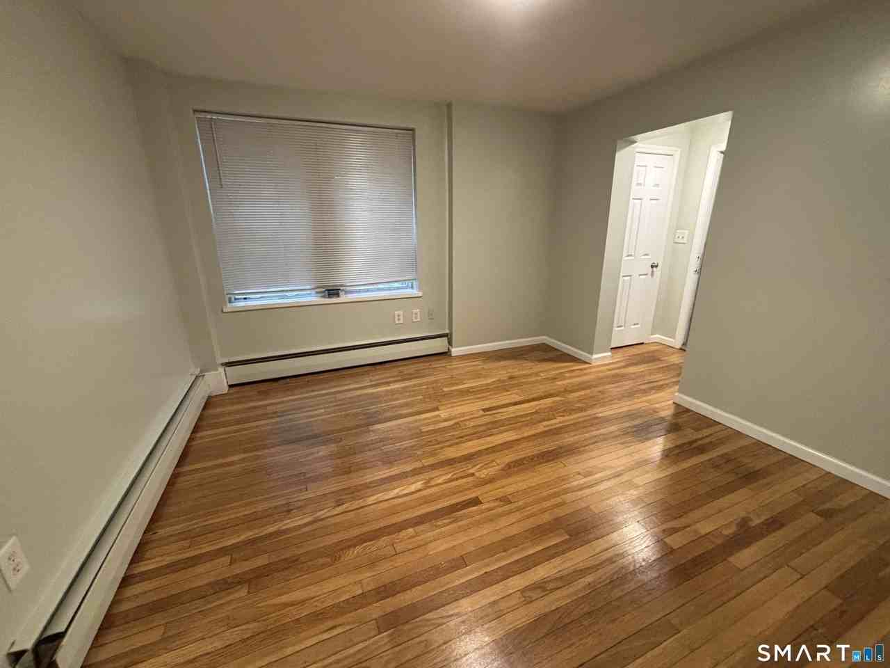 213 Golden Hill St #1F - Photo 6 of 13