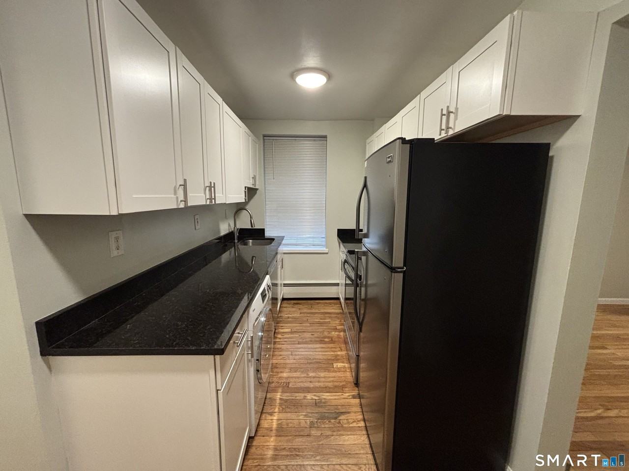 213 Golden Hill St #1F - Photo 7 of 13
