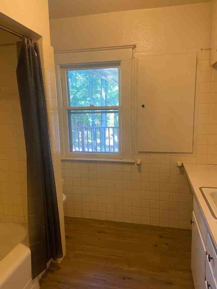1516 E Ganson St #3UPPER - Photo 5 of 8