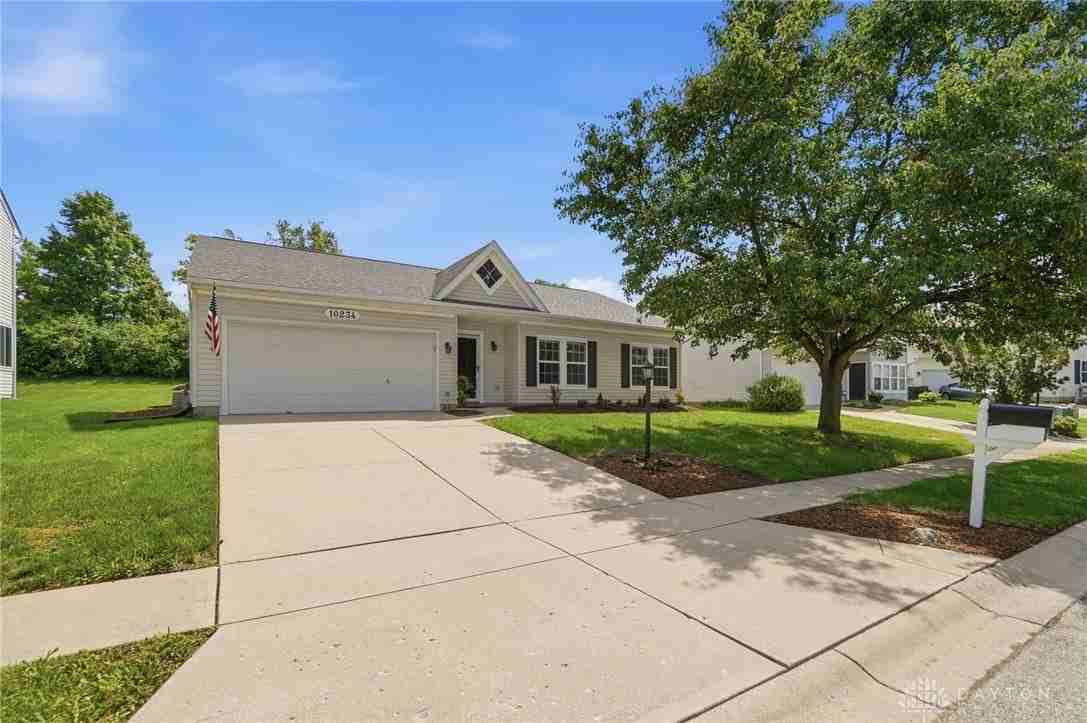 10234 Feather Ct - Photo 2 of 32