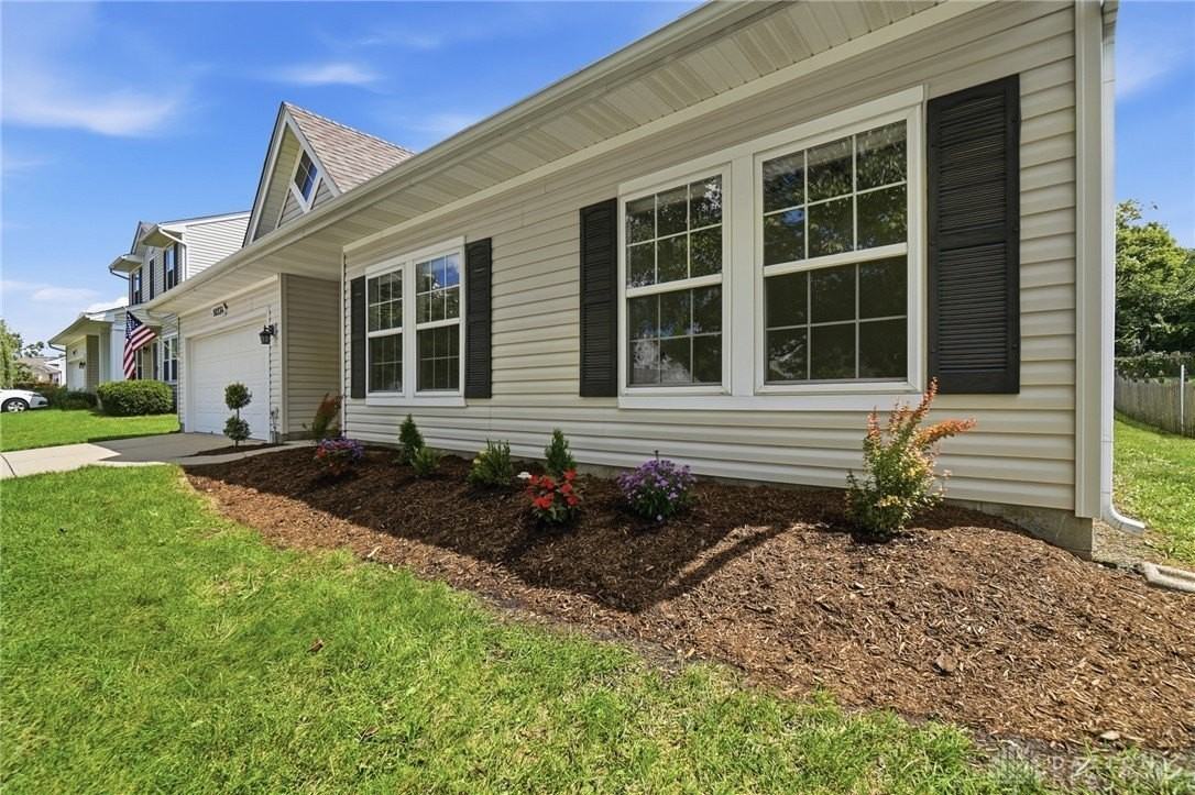 10234 Feather Ct - Photo 3 of 32