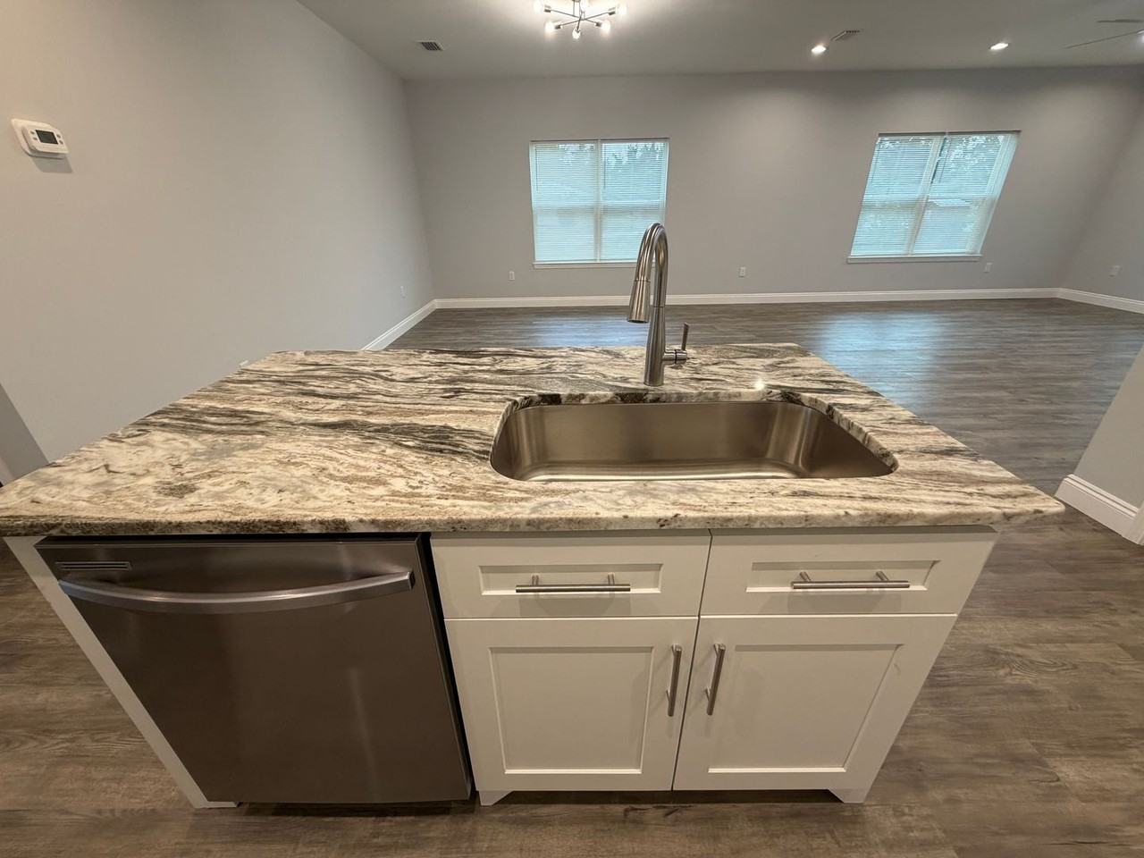 4207 Northshore Rd - Photo 4 of 22