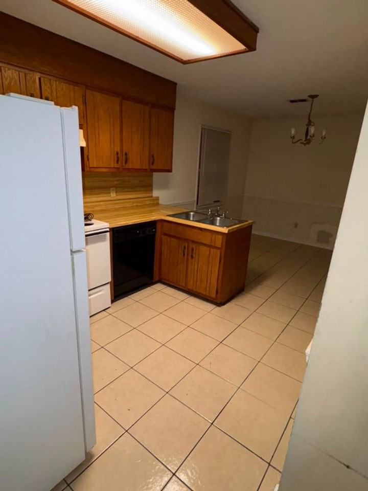 114 Mitchell Cir - Photo 2 of 7