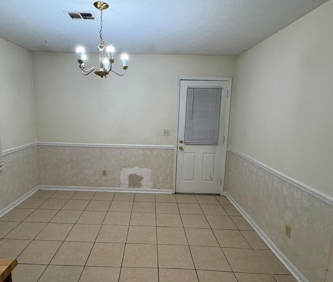 114 Mitchell Cir - Photo 4 of 7