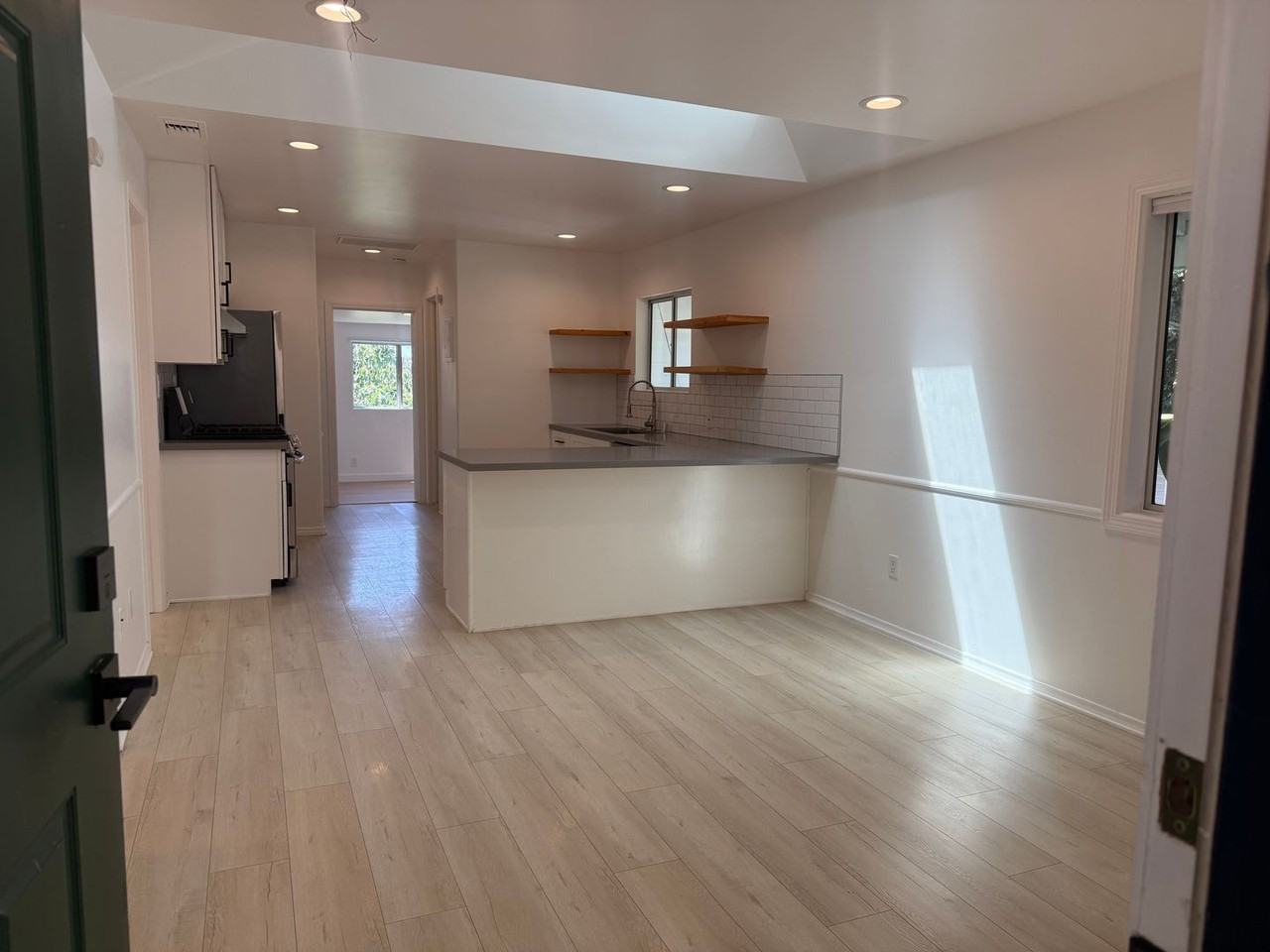 1704 Grafton St - Photo 5 of 24