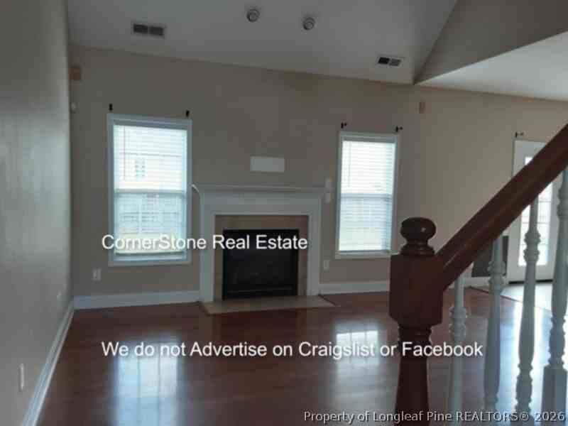 190 Trenton Pl - Photo 2 of 16