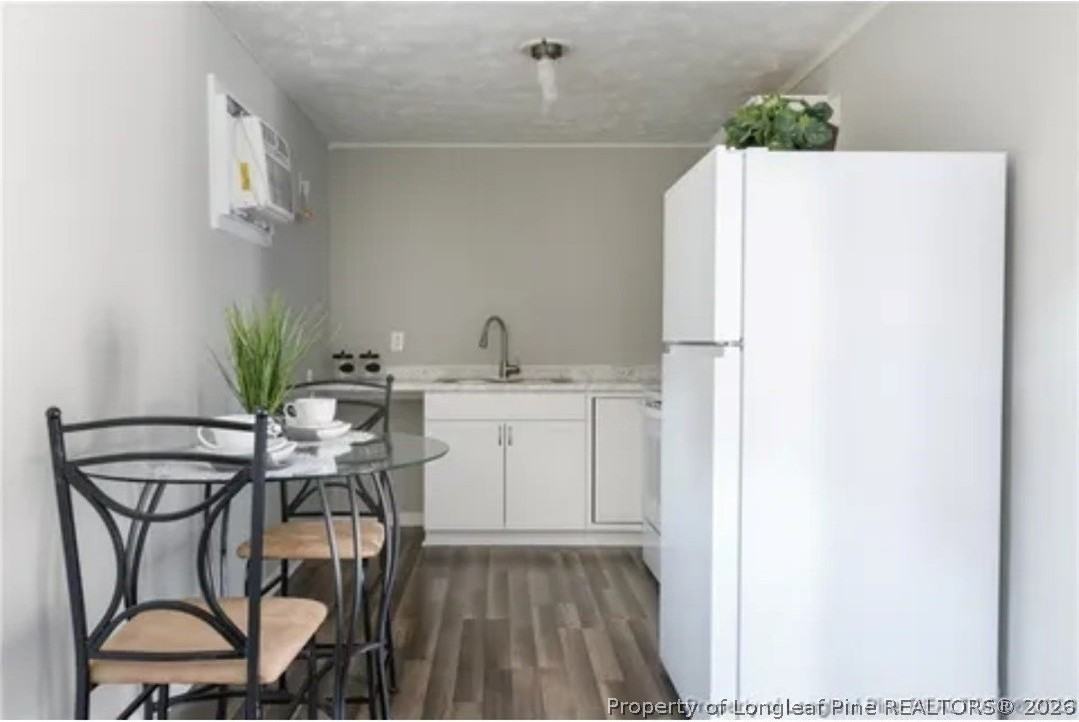 4642 S Main St - Photo 5 of 6