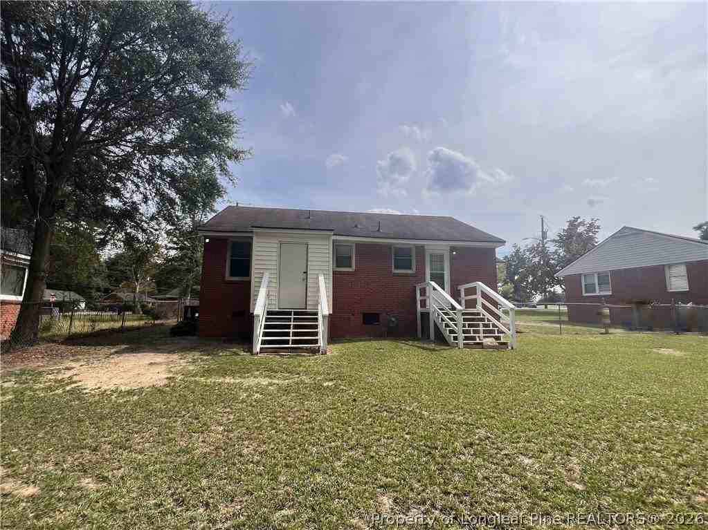 452 Mcrae Dr - Photo 2 of 15