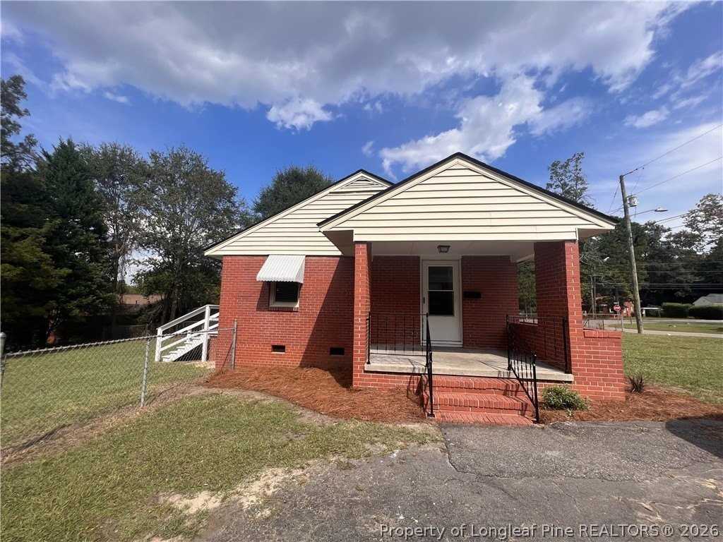 452 Mcrae Dr - Photo 4 of 15