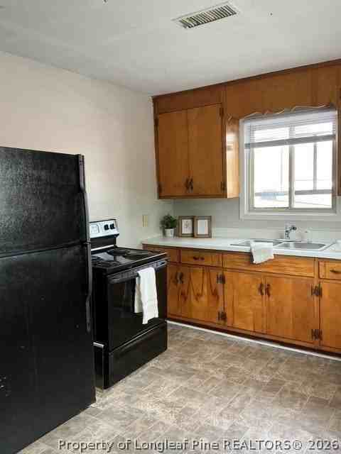 718 N Main St #B - Photo 5 of 12