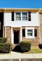 421 Kirkcaldy Ct - Photo 1 of 1