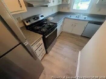 421 Kirkcaldy Ct - Photo 4 of 15