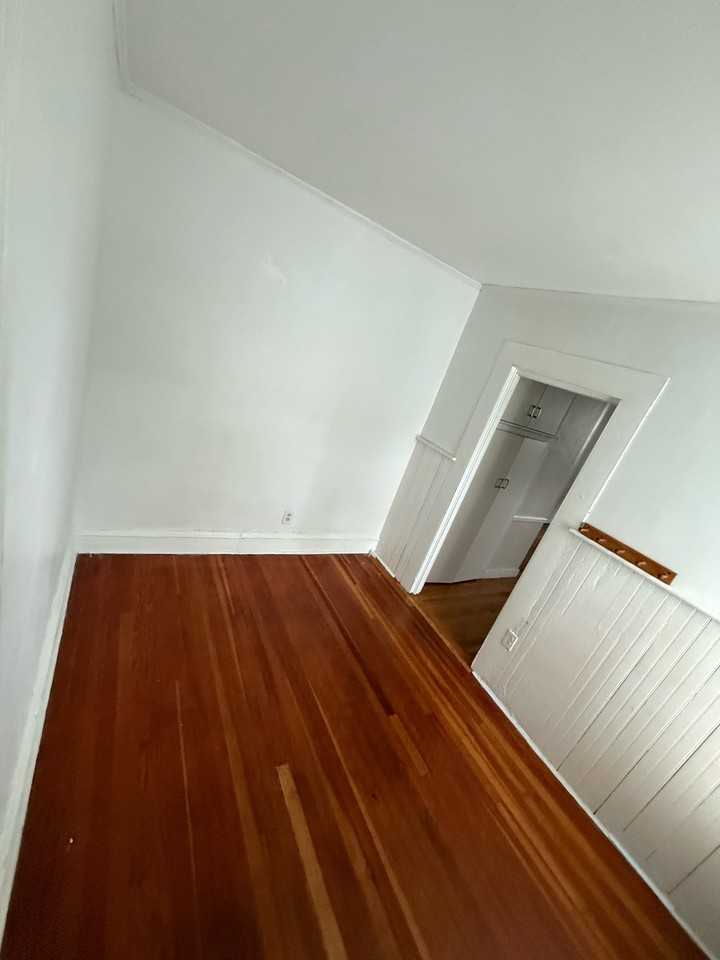 63 Maple St #1stFL - Photo 4 of 10