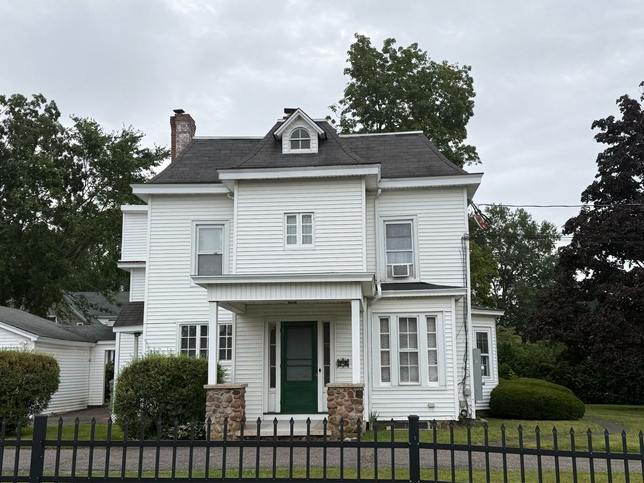 63 Maple St #1stFL - Photo 7 of 10