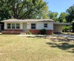 featured image of 902 N Winona Ave