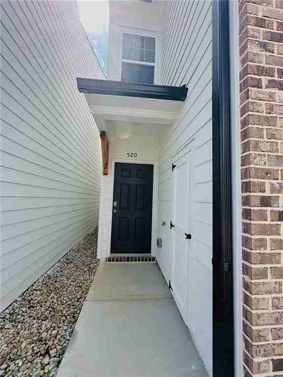 520 Hayes Ln - Photo 2 of 30