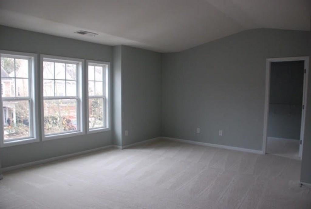 5720 Weddington Dr - Photo 5 of 9