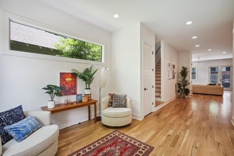129 Holiday Ave Ne #B - Photo 3 of 25