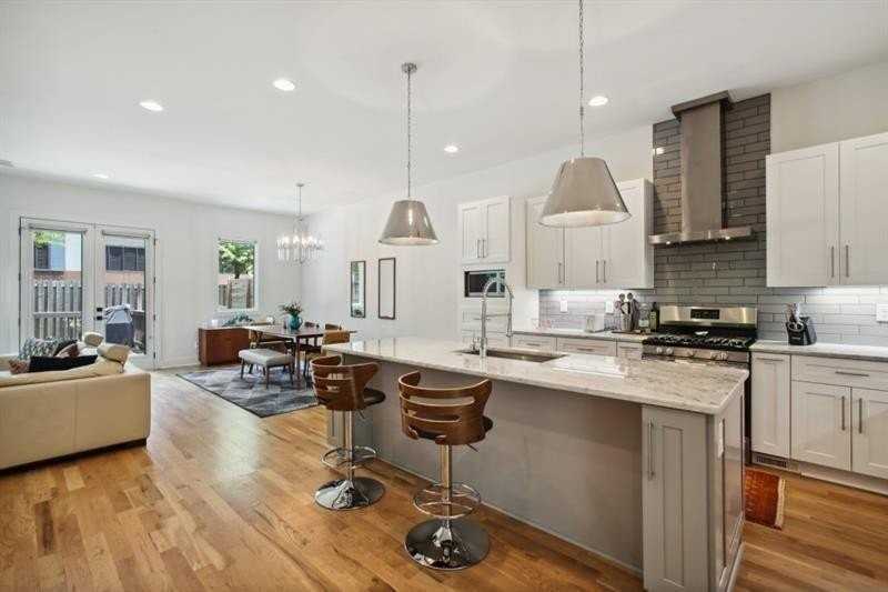 129 Holiday Ave Ne #B - Photo 5 of 25