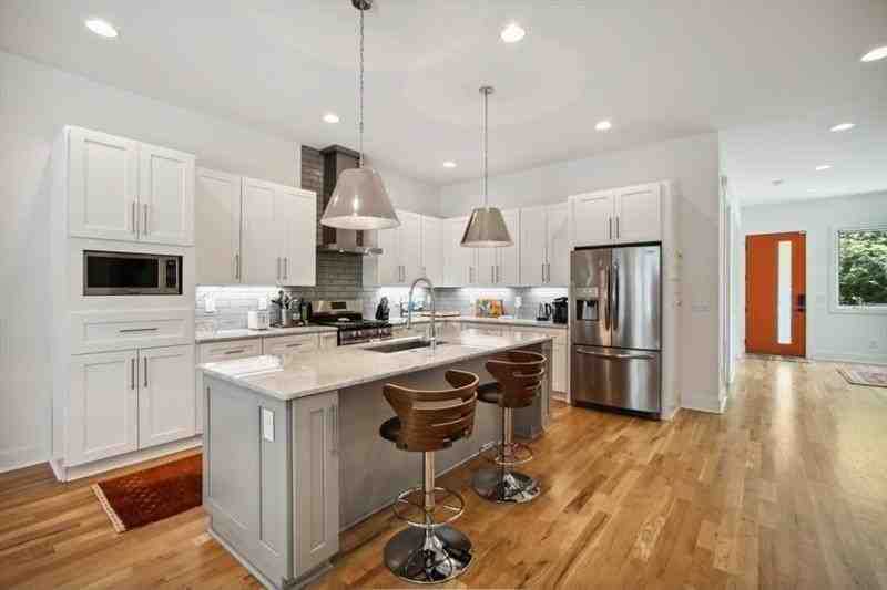 129 Holiday Ave Ne #B - Photo 6 of 25