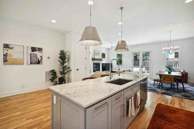 129 Holiday Ave Ne #B - Photo 7 of 25