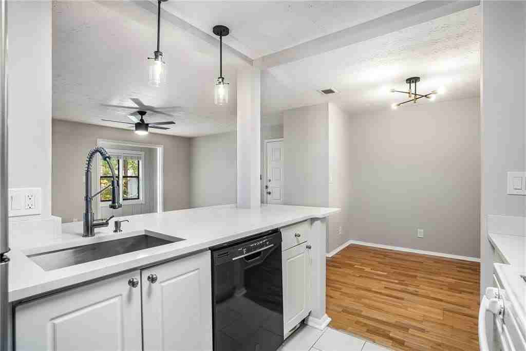 515 Summit North Dr Ne - Photo 5 of 21