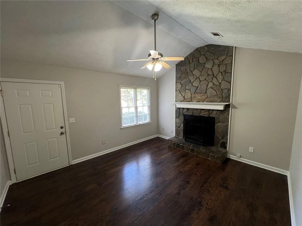 2735 Fairlane Dr - Photo 2 of 9