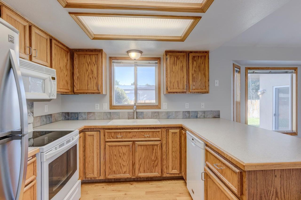 10934 W Camas St - Photo 4 of 33