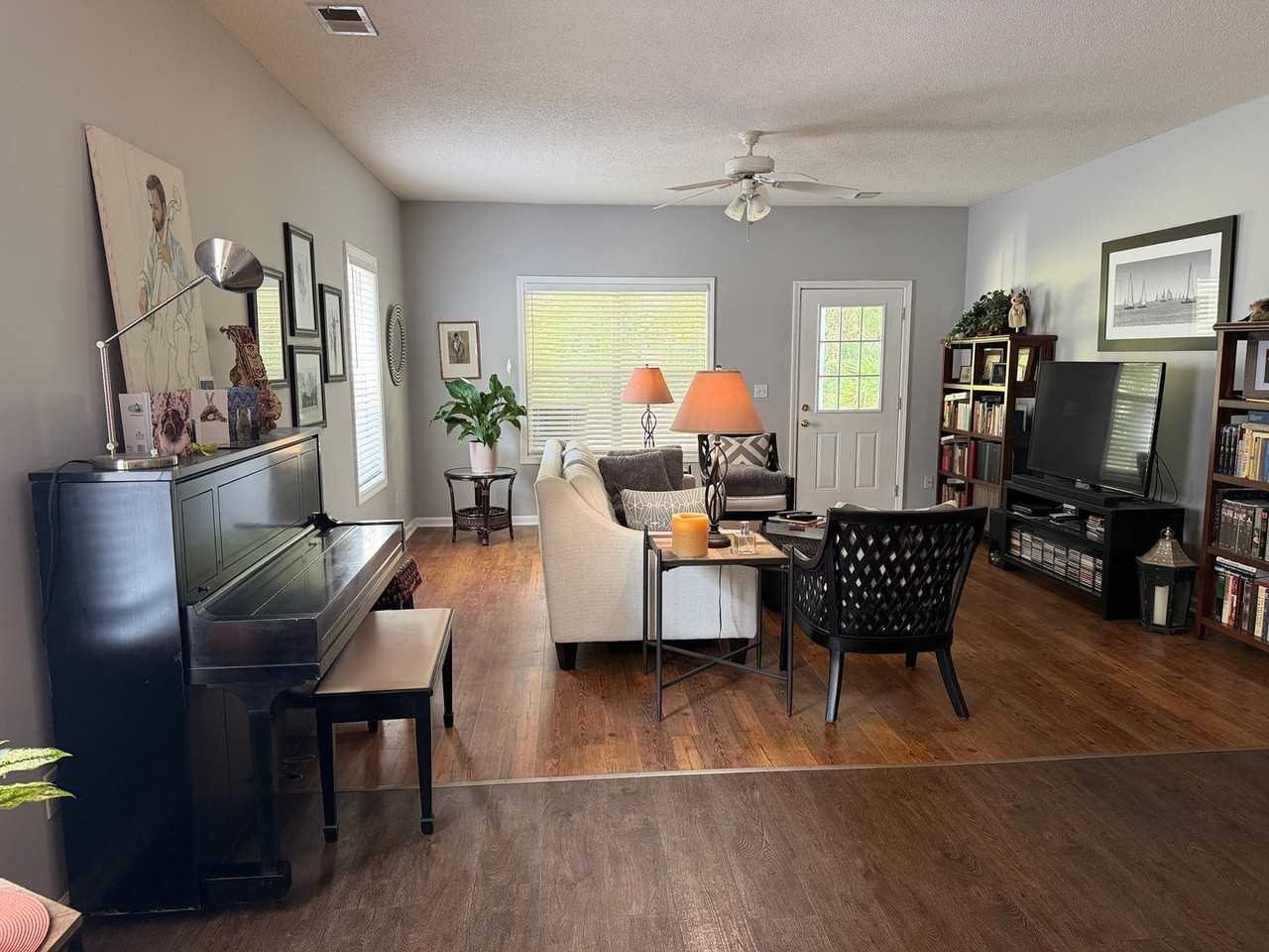 2A Essex Ct - Photo 5 of 21