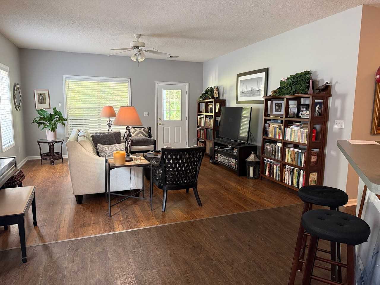 2A Essex Ct - Photo 6 of 21