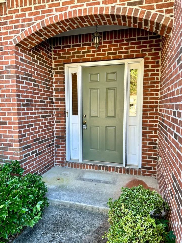 1815 Charleston Cir - Photo 2 of 34