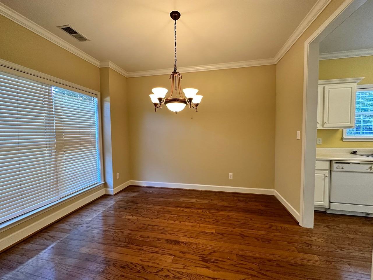 1815 Charleston Cir - Photo 3 of 34